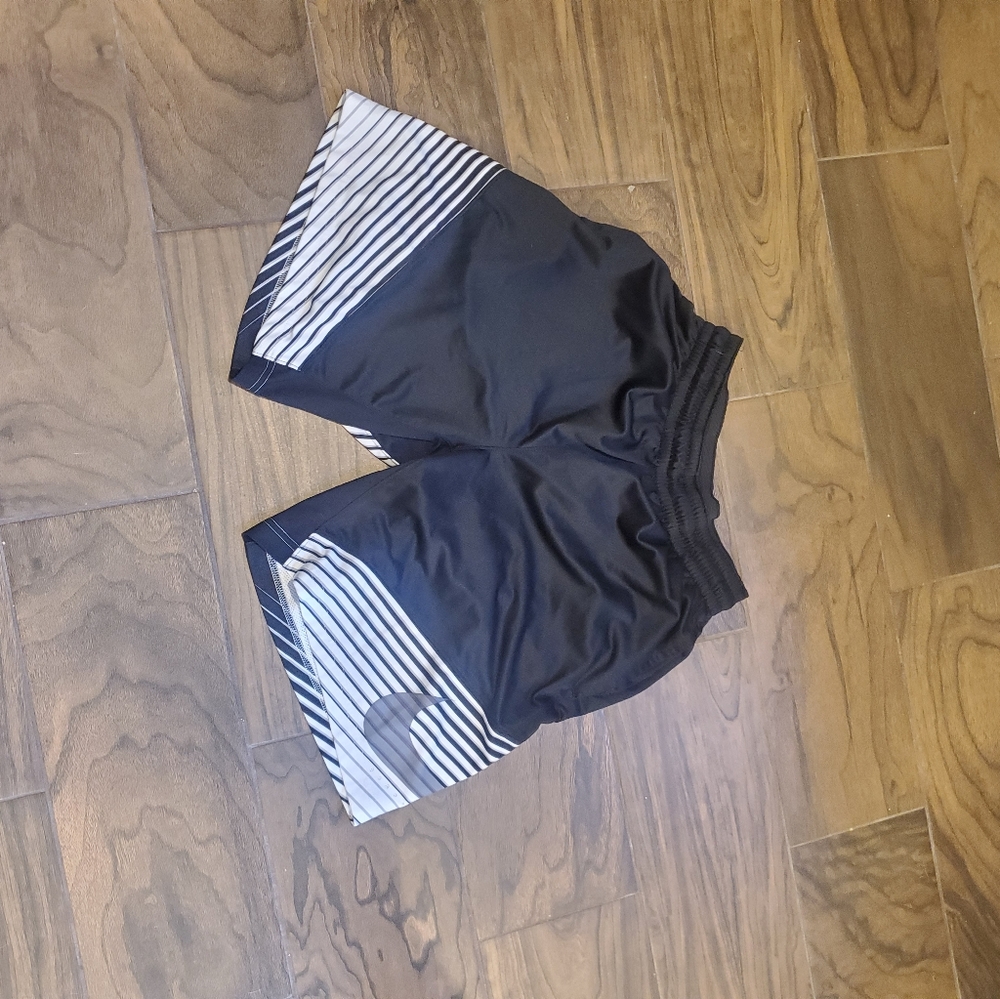 Mens Large Black and White Nike Dri-fit Shorts